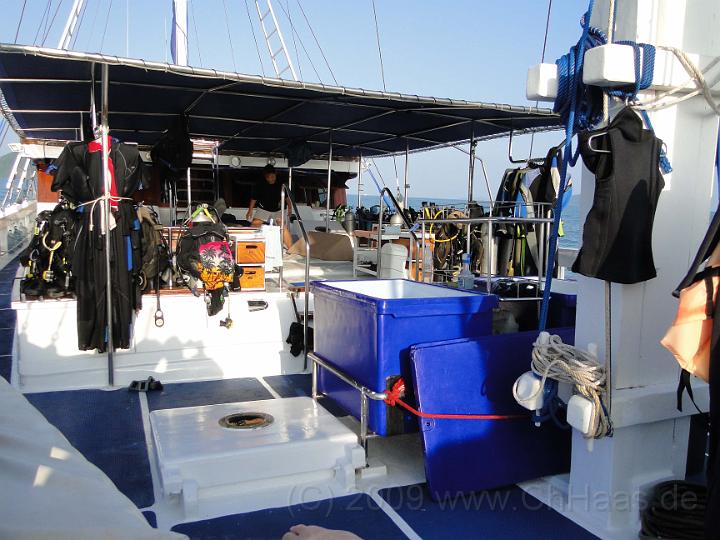 DSC01570.jpg - das Tauchdeck