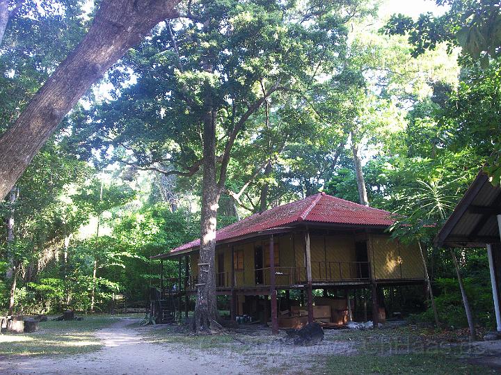 Foto0310.jpg - bewohnt, mit Campingplatz - von Khao Lak mit Schnellbooten in einer guten Stunde erreichbar