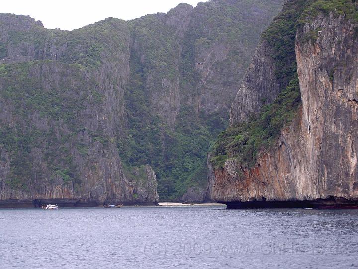 PICT5714.jpg - Phi Phi Ley, Eingang zur Maya Bay